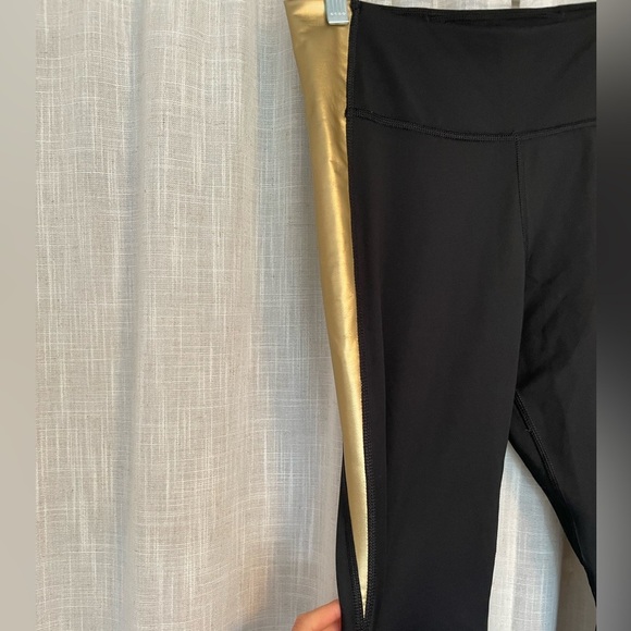 NWOT Nike Dry Fit Gold and Black Running Leggings size M - Picture 3 of 11